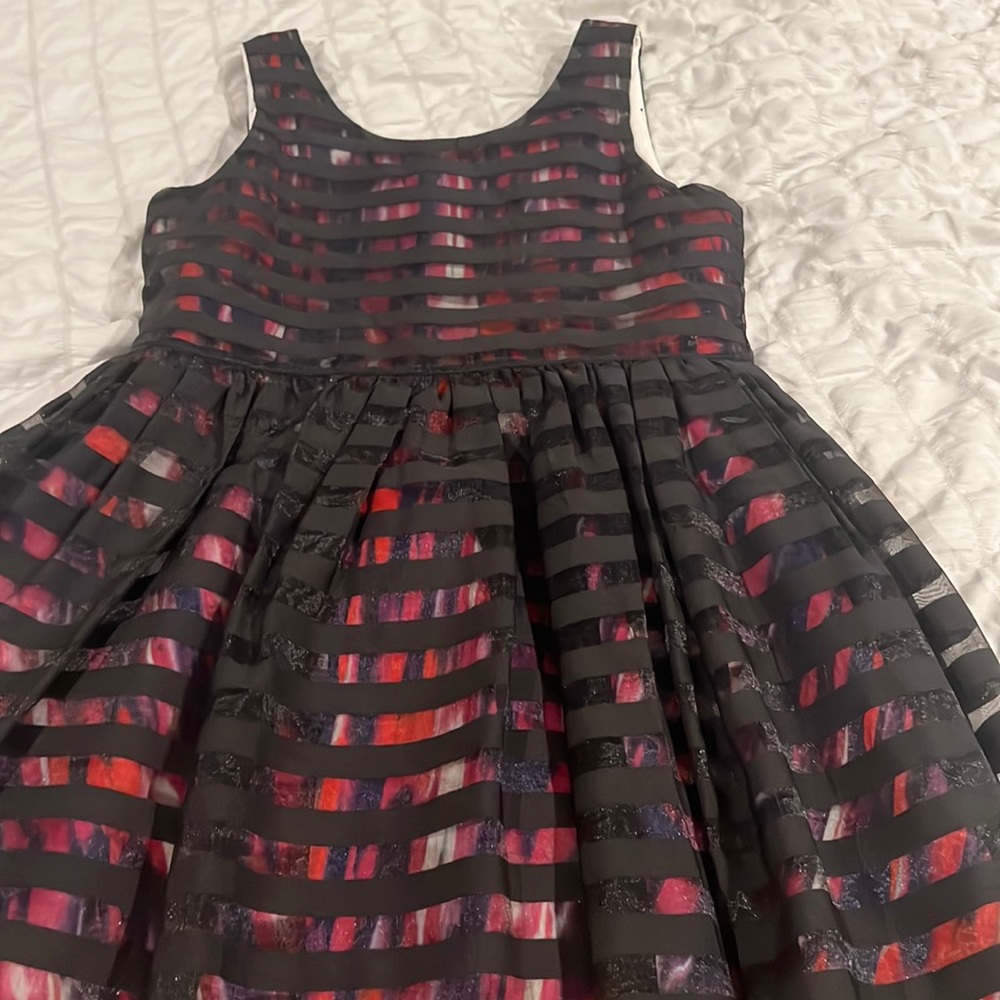 Dress, lines with colors